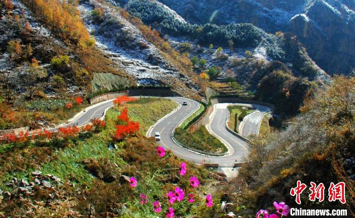 平谷區(qū)胡關(guān)路—最美“十八彎”?！”本┦薪煌ㄎ﹫D