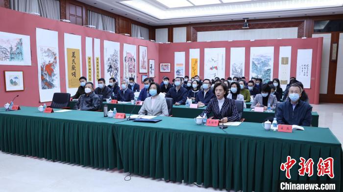 10月27日上午，臺(tái)盟中央學(xué)習(xí)貫徹中共二十大精神座談會(huì)在臺(tái)盟中央機(jī)關(guān)禮堂召開(kāi)。圖為會(huì)議現(xiàn)場(chǎng)?！∨_(tái)盟中央供圖