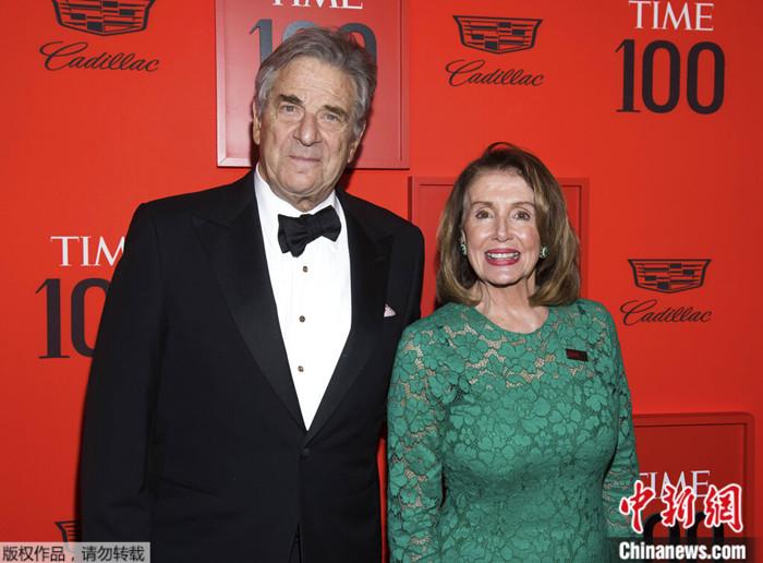 資料圖：美國會眾議長南?！づ迓逦骱驼煞虮Ａ_·佩洛西。