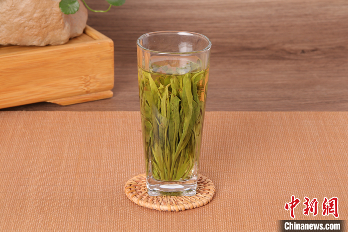 圖為2022年10月31日，沖泡中的太平猴魁。 <a target='_blank' href='/'>中新社</a>發(fā) 牛志偉 攝