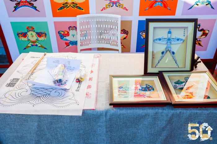 圖為活動現(xiàn)場設(shè)置的戶外展區(qū)。北京中軸線申遺保護(hù)工作辦公室供圖