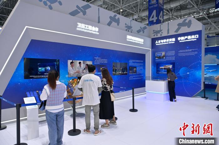 國(guó)家航天局亮相第14屆中國(guó)航展 國(guó)家航天局供圖 國(guó)家航天局亮相第14屆中國(guó)航展 國(guó)家航天局供圖