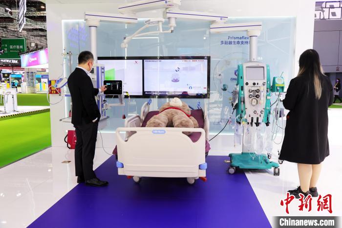 百特醫(yī)療積極探索智慧急重癥，從全身臟器功能支持到早期漸進(jìn)式康復(fù)，拯救并延續(xù)生命?！珡┛?攝