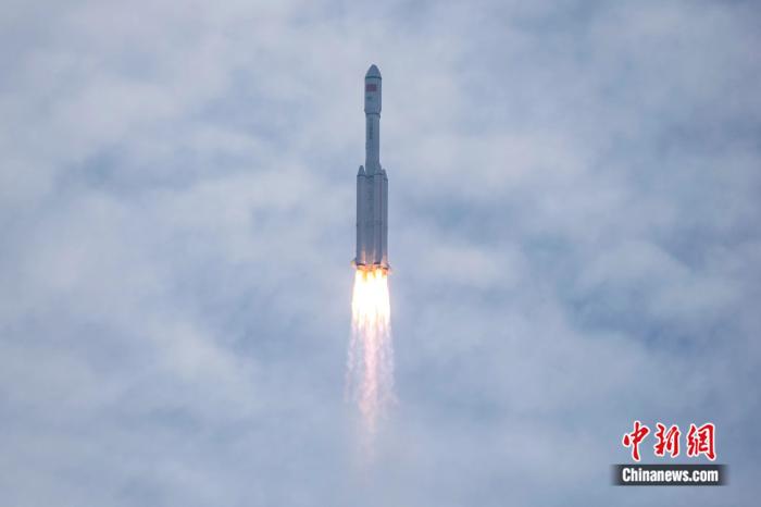 天舟五號貨運飛船發(fā)射任務取得圓滿成功。<a target='_blank' href='/'>中新社</a>記者 駱云飛 攝