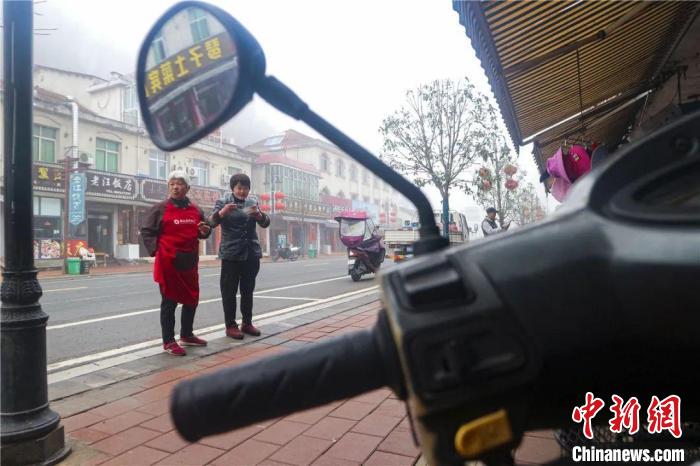 攝影,讓大山里的孩子看到光