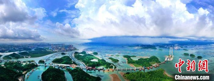 廣西最長跨海大橋——龍門大橋項目?！≈苘?攝