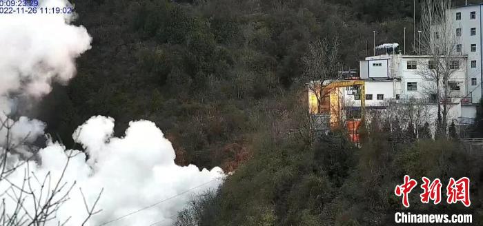 中國首臺大推力重復(fù)使用液氧煤油主發(fā)動機(jī)試車成功?！『教炜萍剂汗﹫D