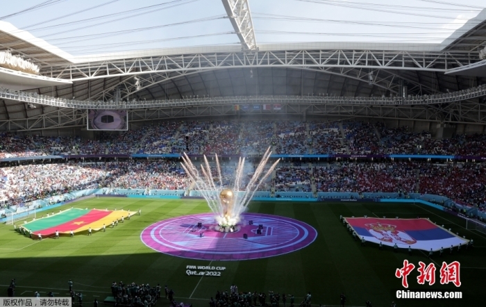 北京時(shí)間11月28日，卡塔爾世界杯小組賽G組第2輪，喀麥隆隊(duì)對陣塞爾維亞隊(duì)的比賽正式打響。