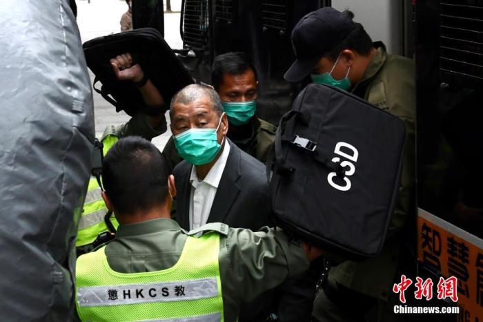 圖為黎智英由懲教署車輛押送至終審法院。<a target='_blank' href='/'>中新社</a>記者 李志華 攝