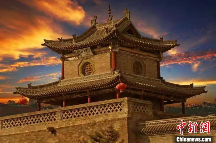 圖為秦丙和的攝影作品?！∏乇?攝