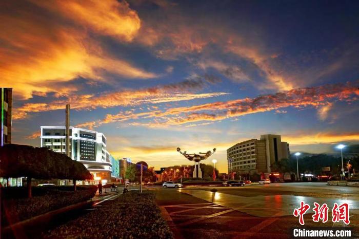 圖為秦丙和的攝影作品?！∏乇?攝