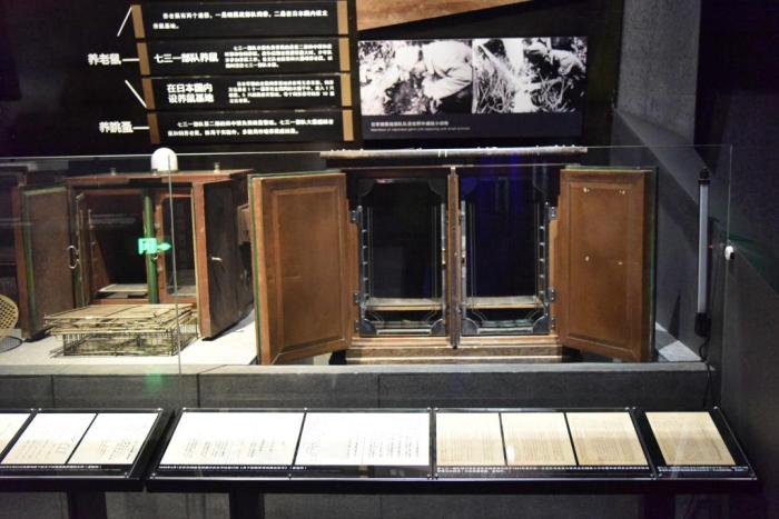 侵華日軍第七三一部隊罪證陳列館新展出的電流孵卵器。(新華社記者楊思琪 攝)