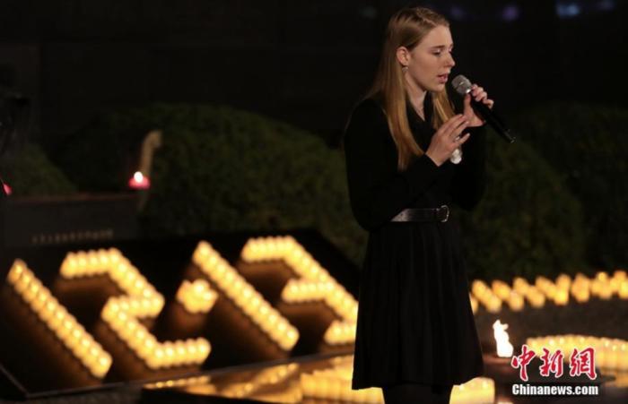 圖為梅根·布萊迪演唱歌曲《感同身受》。泱波 攝