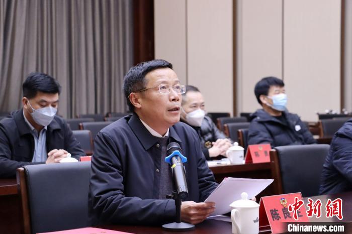 寧德市委統(tǒng)戰(zhàn)部副部長、僑辦主任、市海聯(lián)會常務(wù)副會長陳良生講話?！∪~茂 攝