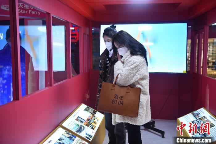 圖為展覽現(xiàn)場?！⊥跻缓?　攝