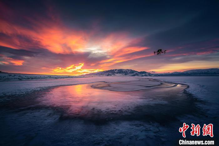 吳宏坤拍攝的新疆美景畫面?！呛昀?攝