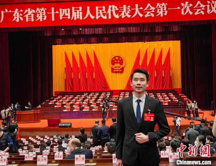 廣東省人大代表翁浩潔建議:以更大力度支持港澳青年來(lái)粵實(shí)習(xí)工作