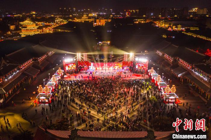 （新春走基層）古都大同新春年味濃百余項(xiàng)年俗活動呈現(xiàn)“中西之美”