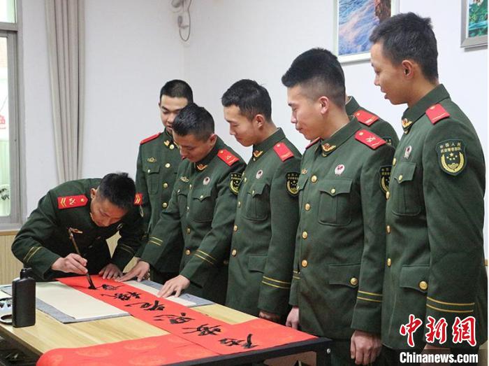 浙江軍營(yíng)年味足：武警官兵“文武雙全”迎新春佳節(jié)