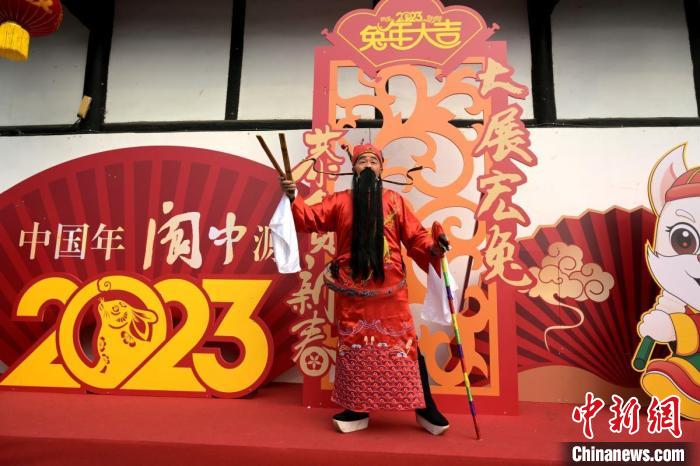 春倌說春民俗表演?！垥詵| 攝