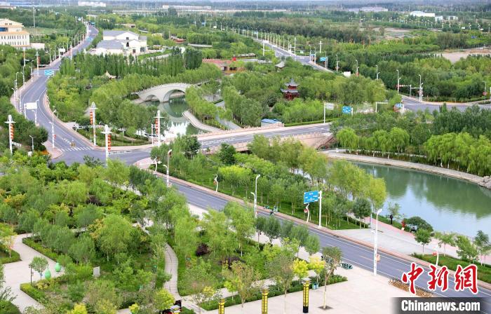 穿城而過的將軍河以王震將軍“將軍”二字命名?！∈酚窠?攝