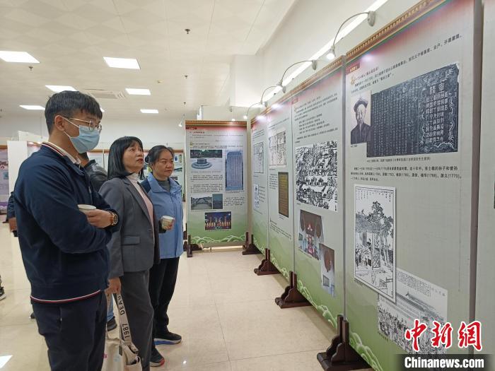 “漳州市‘科舉制度在臺灣——臺灣進士專題展’縣區(qū)巡展第一站龍文站”活動現場?！×握涿?攝