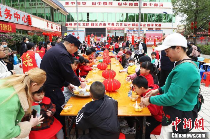 圖為活動現(xiàn)場?！钋扇?攝