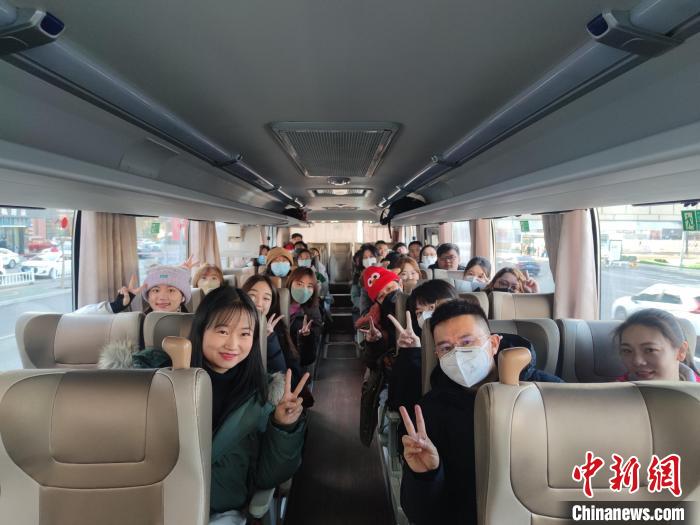 圖為參加本屆冬令營(yíng)的青年們?！∪珖?guó)臺(tái)聯(lián) 供圖