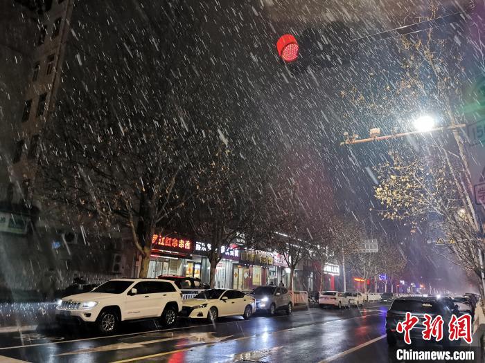 河南大范圍人工增雨雪作業(yè)土壤墑情改善明顯