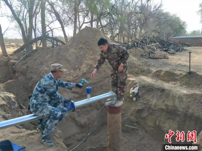 圖為田民興在施工一線?！∈茉L者供圖