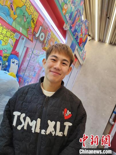 參加第31屆世界大學生冬季運動會的中國短道速滑隊隊員張得鈿?！∈茉L者供圖