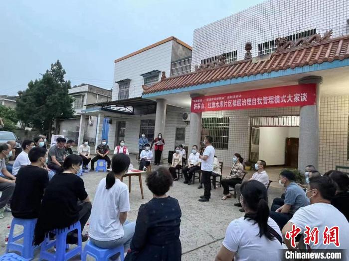 “夜話”等基層治理新模式成為疏通民生難點、推進鄉(xiāng)村振興的一大載體?！】讈喅?攝