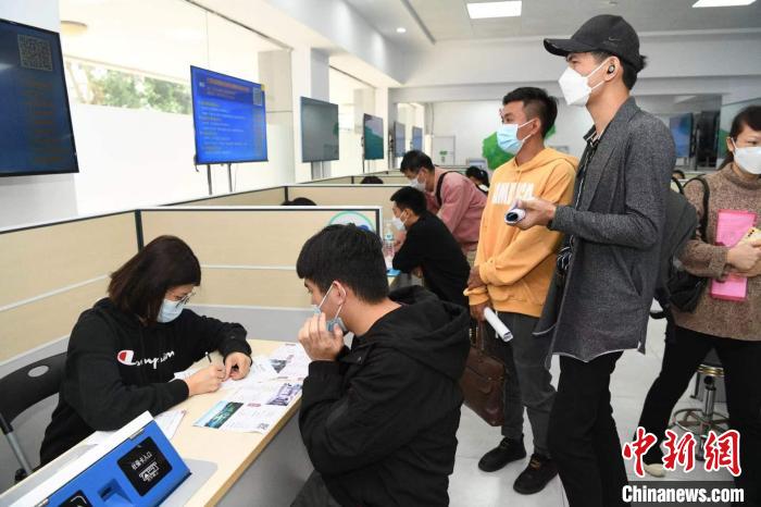 2月26日，?？谂e辦酒店餐飲業(yè)專場招聘會。圖為招聘會現(xiàn)場?！堒缫?攝