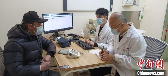 王繼光教授率先開(kāi)出了新版國(guó)家醫(yī)保藥品目錄正式實(shí)施后，美阿沙坦鉀片(易達(dá)比？)的處方?！⌒忝?攝