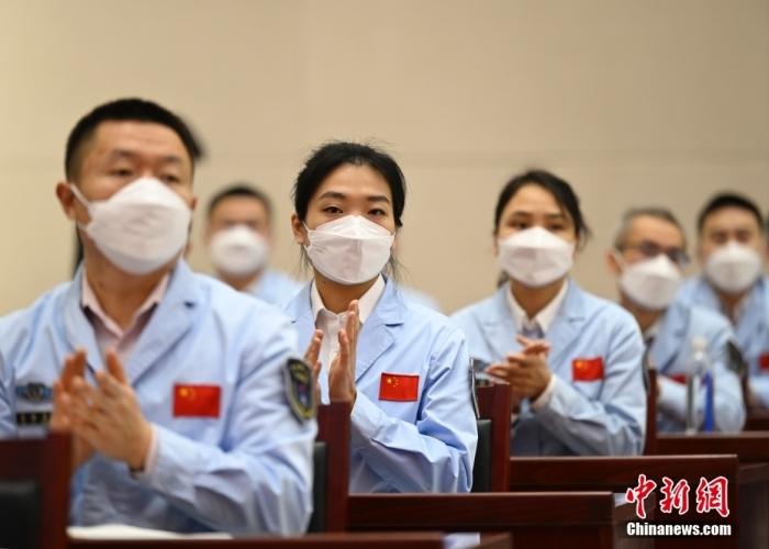 北京航天飛行控制中心里有一群平均年齡不到35歲的年輕人。 <a target='_blank' href='/'>中新社</a>記者 侯宇 攝