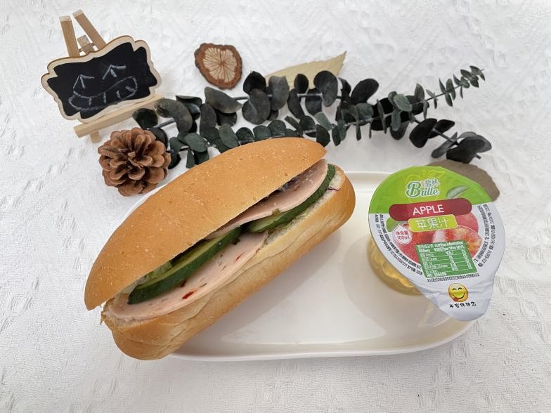 中國(guó)聯(lián)合航空網(wǎng)訂餐與可調(diào)節(jié)座椅盡享relax出行