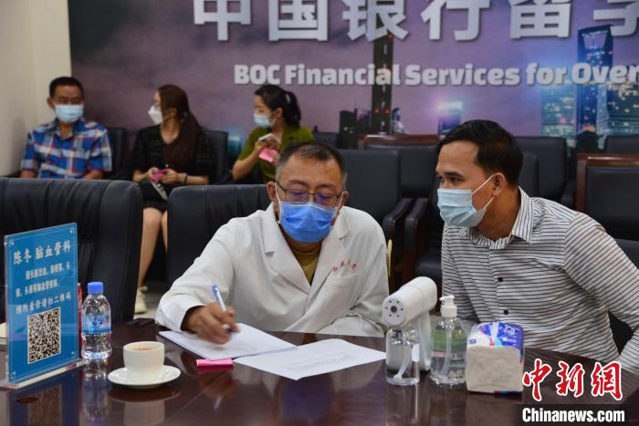 活動現(xiàn)場?！∮嘞娆B 攝