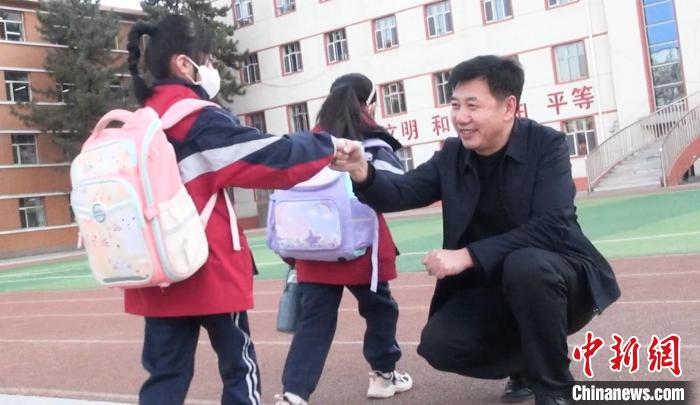 “校長爺爺”陳洪強(qiáng)：職教29年用真心做學(xué)生們的“大朋友”