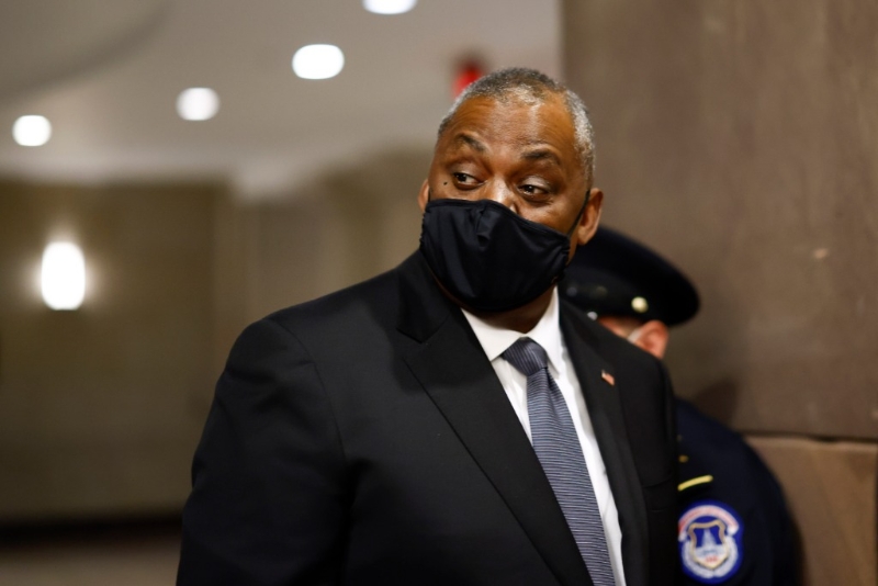 2022年2月2日，在美國首都華盛頓，美國國防部長奧斯汀準(zhǔn)備在國會出席一場聽證會。（圖源：新華社）