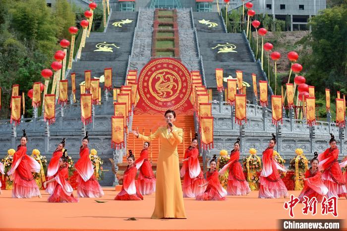 華夏母親嫘祖故里拜謁大典現(xiàn)場(chǎng)?！←}亭縣委宣傳部供圖