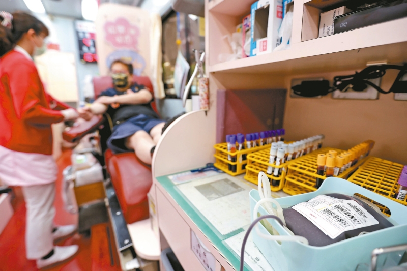 臺(tái)當(dāng)局衛(wèi)生福利部門(mén)要求臺(tái)灣血液基金會(huì)配合執(zhí)行新冠病毒血清抗體監(jiān)測(cè)，引發(fā)權(quán)益受侵犯的爭(zhēng)議。（圖源：臺(tái)灣“聯(lián)合新聞網(wǎng)”）