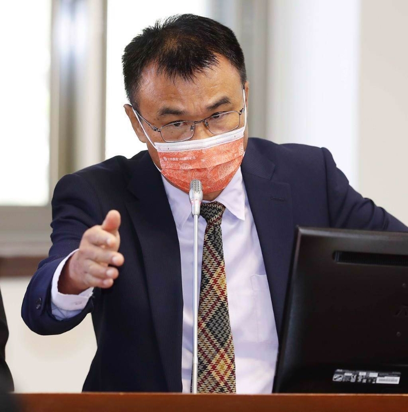 臺(tái)當(dāng)局農(nóng)業(yè)部門負(fù)責(zé)人陳吉仲。（圖源：臺(tái)灣“中時(shí)新聞網(wǎng)”）