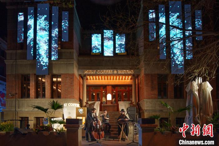 圖為城市公共藝術(shù)秀·聲音交互裝置《向美·新聲》。　主辦方供圖