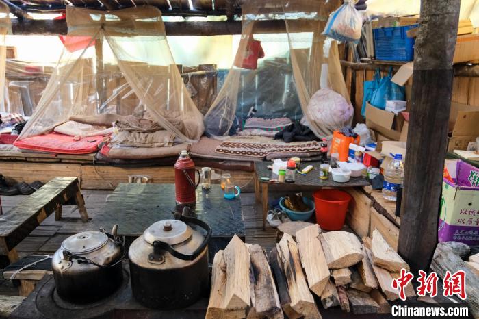 4月9日，拉郊邊境派出所德瑪龍6號執(zhí)勤點住所?！〗w波 攝