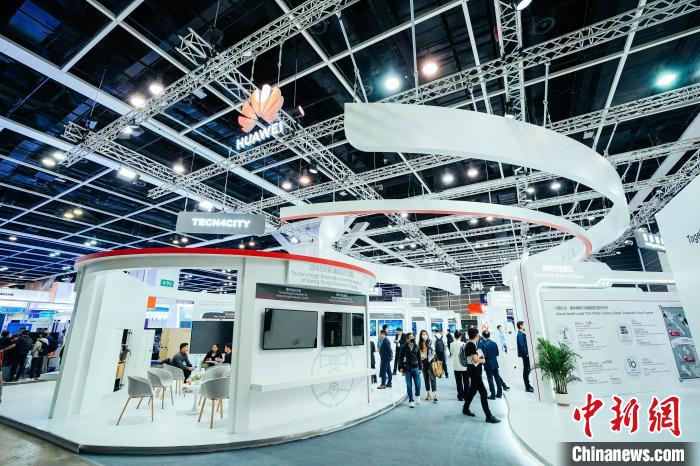 華為在首屆“香港國(guó)際創(chuàng)科展”的展位?！∈茉L者提供