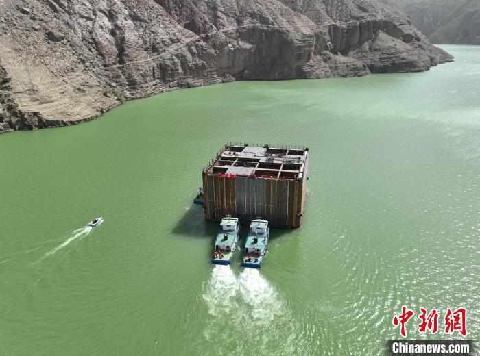 青海多個標志性橋梁、長大隧道施工取得新突破