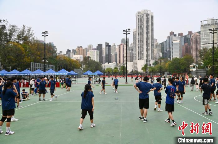 大批年輕人參與全民國家安全教育日系列活動?！±钪救A 攝