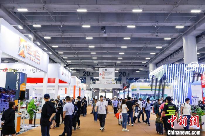 廣交會(huì)搭建外貿(mào)大舞臺(tái)浙江企業(yè)合力向“外”走拓市場(chǎng)