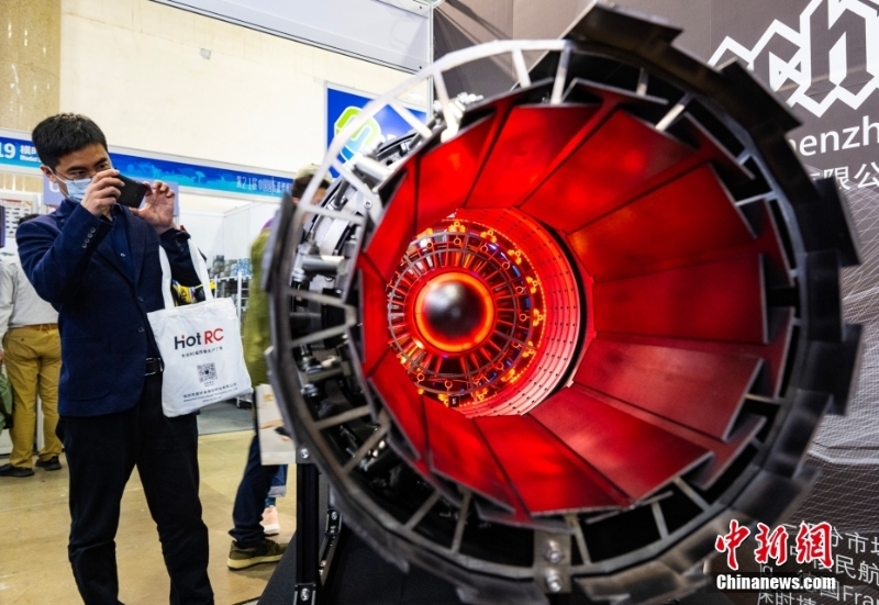 展品薈萃中國國際模型博覽會 觀眾置身仿真世界