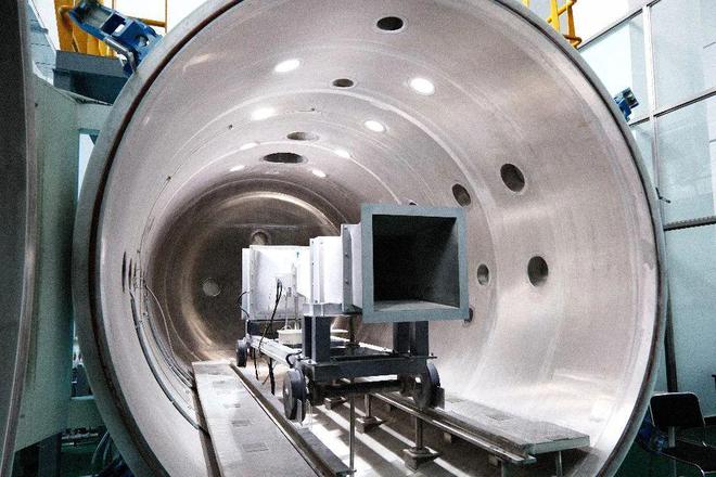 火星塵環(huán)境模擬系統(tǒng)。（圖源：人民日報(bào)）